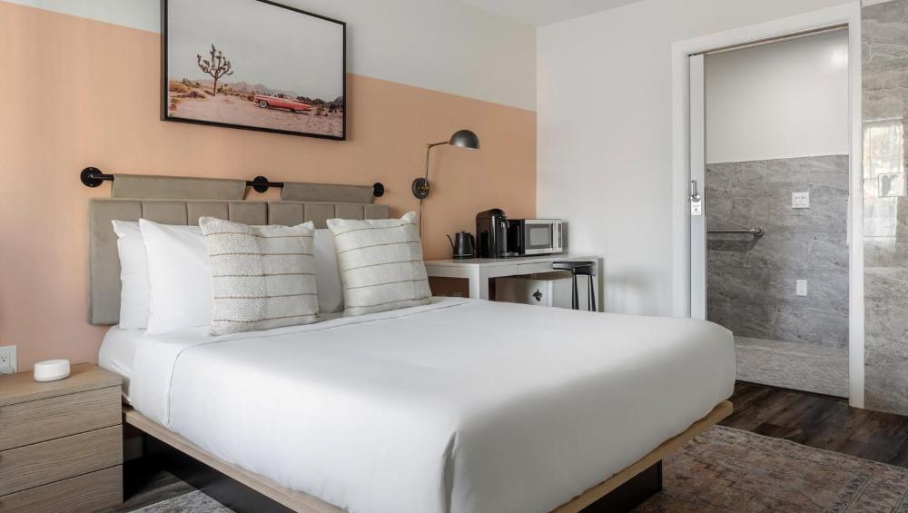 Queen Room - Disability Access interior